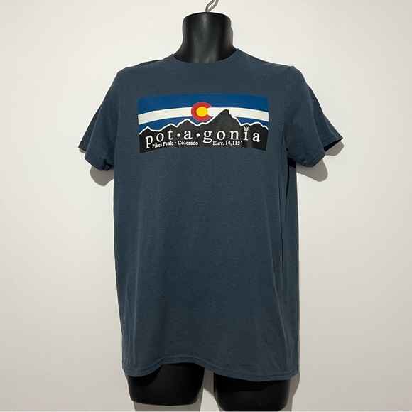 Tops - POT*A*GONIA Pikes Peak Colorado Short Sleeve Blue Tee Unisex Women's M